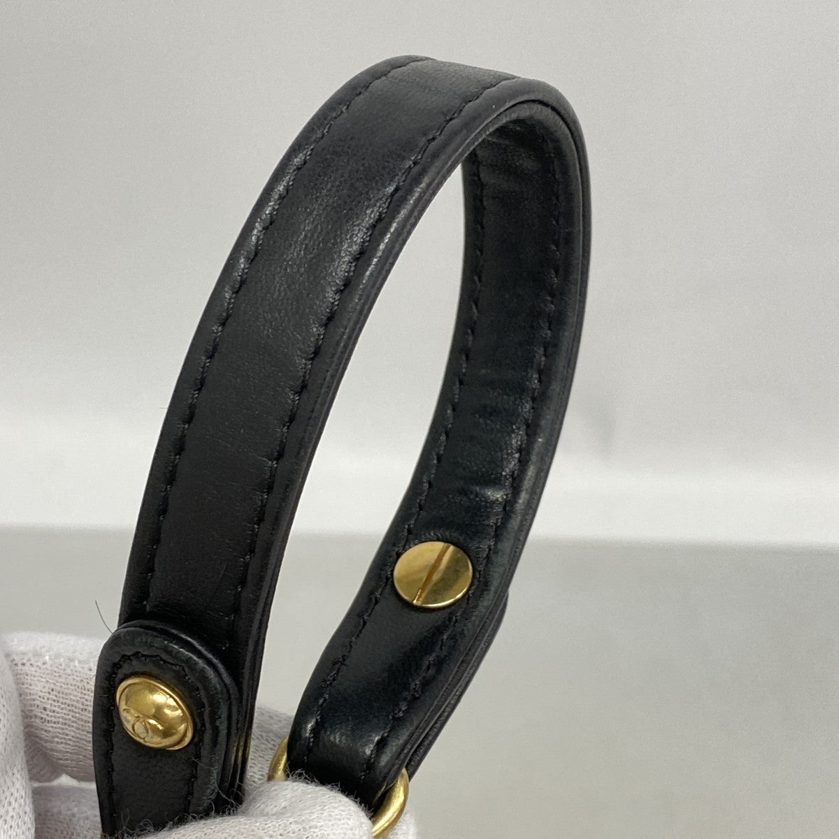【6fd5351】シャネル ポシェット Vステッチ チェーンショルダー ラムスキン ブラック ゴールド金具【中古】レディース