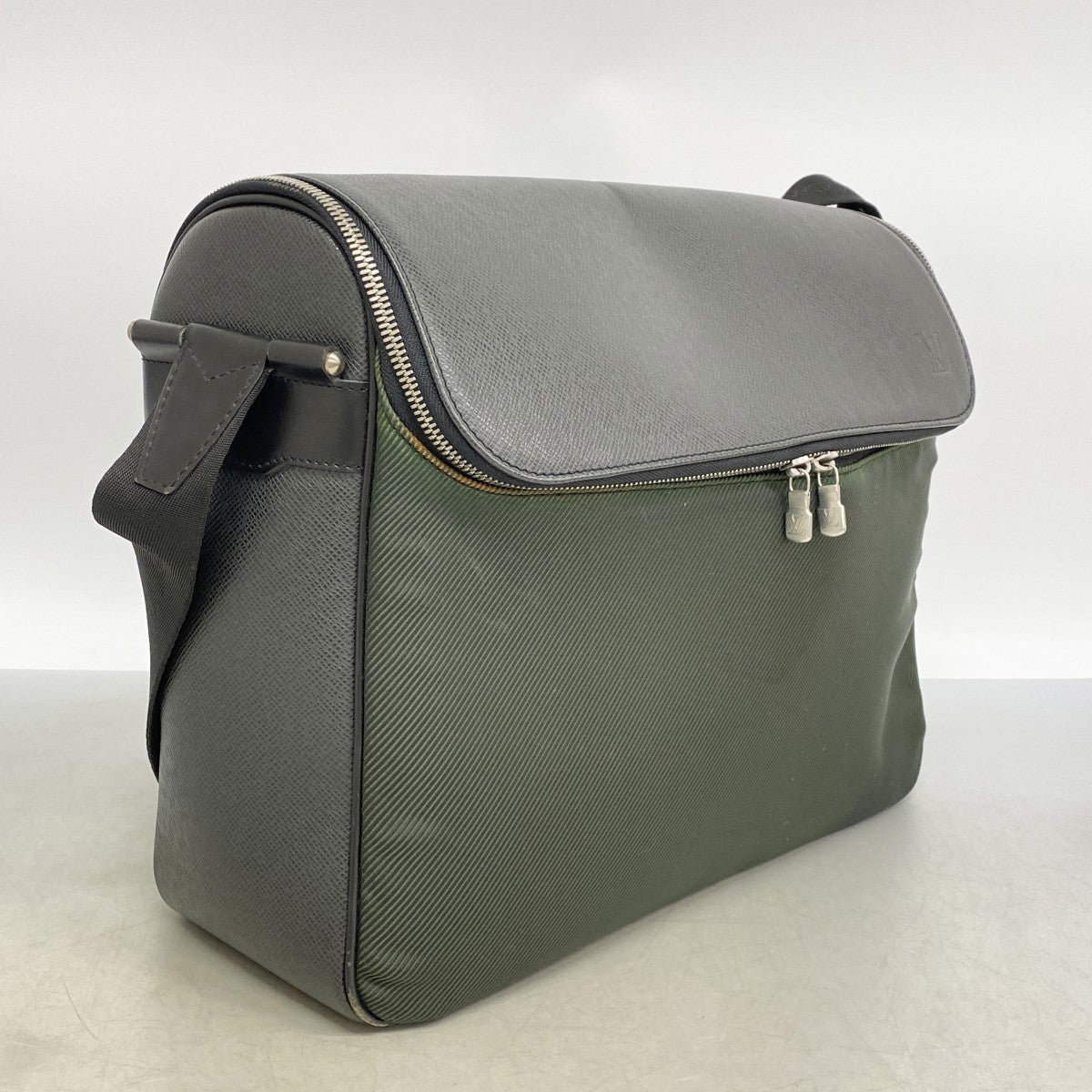 【6fd5400】ルイヴィトン ショルダーバッグ タイガ タイミール M30862 アルドワーズ【中古】メンズ