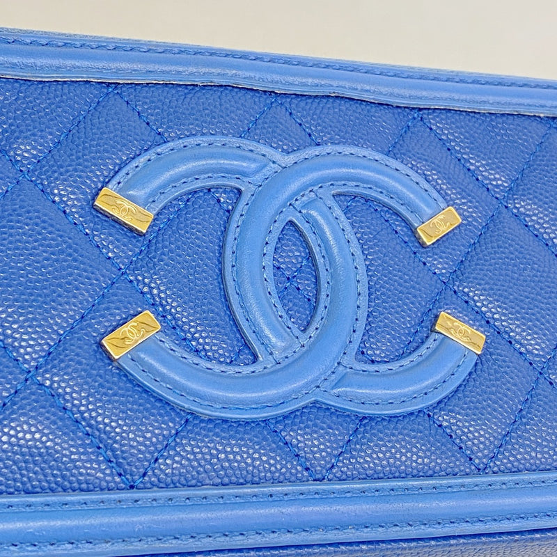 【6fd5406】シャネル ポシェット チェーンショルダー CCフィリグリー キャビアスキン ブルー シャンパンゴールド金具【中古】レディース