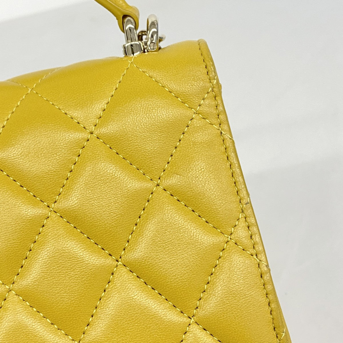 【6fd5413-k】シャネル ハンドバッグ ミニマトラッセ チェーンショルダー ラムスキン イエロー シャンパンゴールド金具 2wayバッグ【中古】レディース