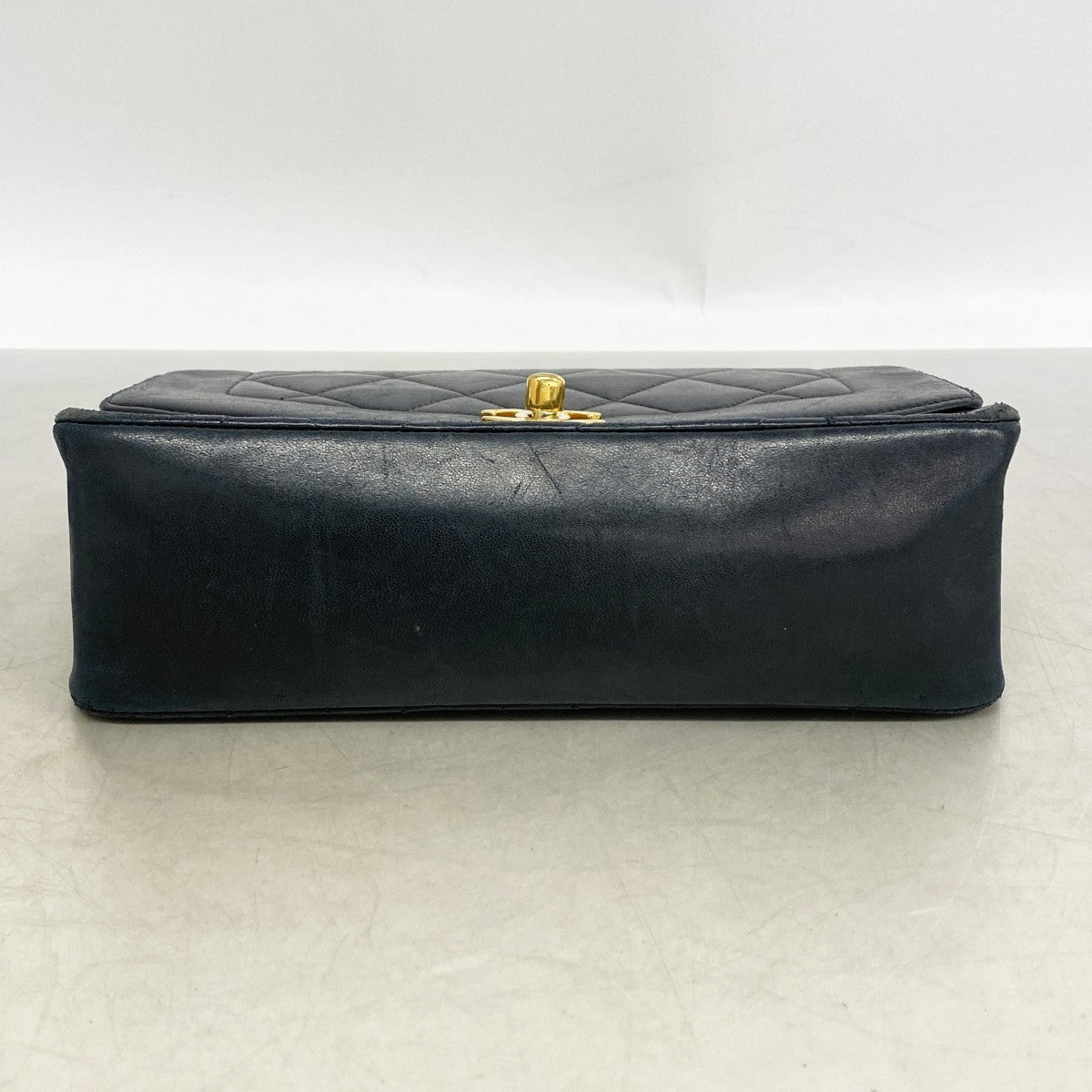 【6fd5425】シャネル ショルダーバッグ ダイアナ チェーンショルダー ラムスキン ブラック ゴールド金具【中古】レディース