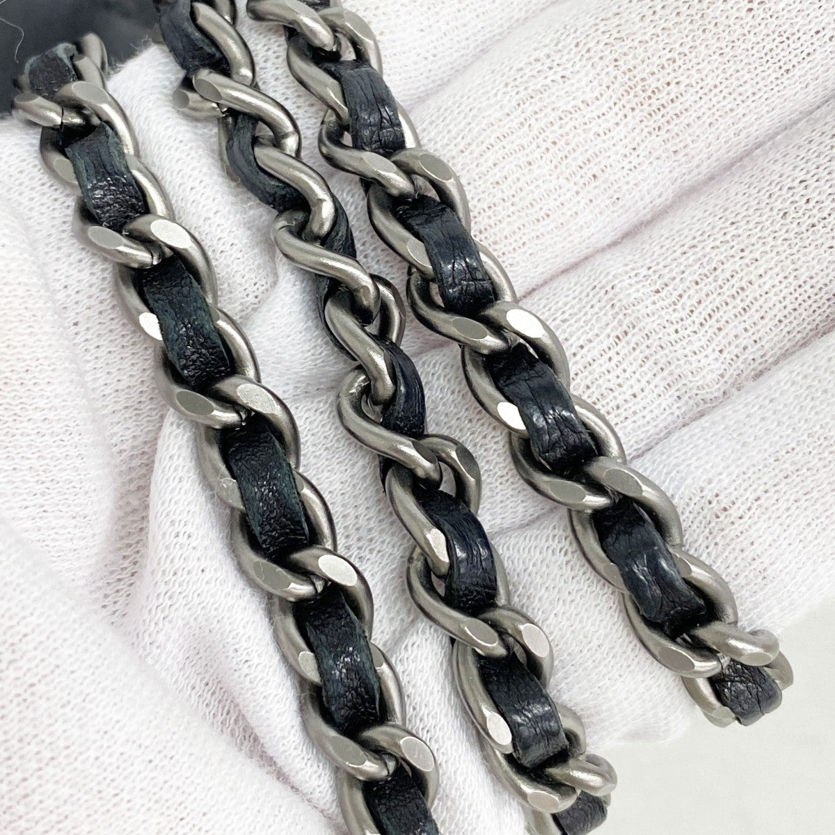 【6fd5431】シャネル ショルダーバッグ チョコバー チェーンショルダー ラムスキン ブラック シルバー金具【中古】レディース