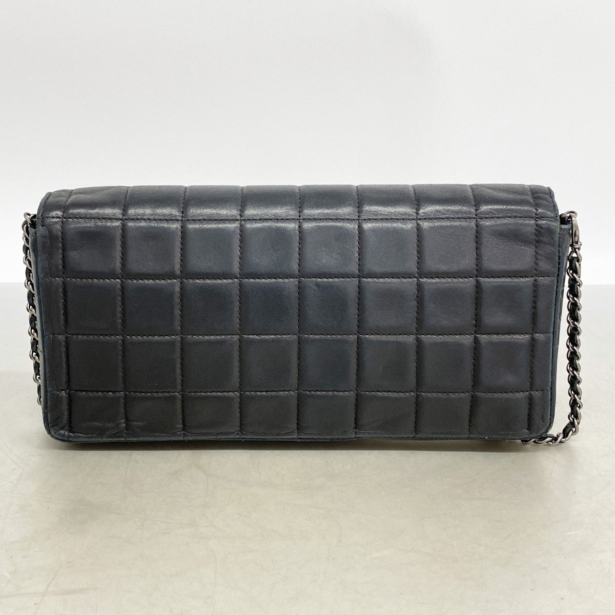 【6fd5431】シャネル ショルダーバッグ チョコバー チェーンショルダー ラムスキン ブラック シルバー金具【中古】レディース