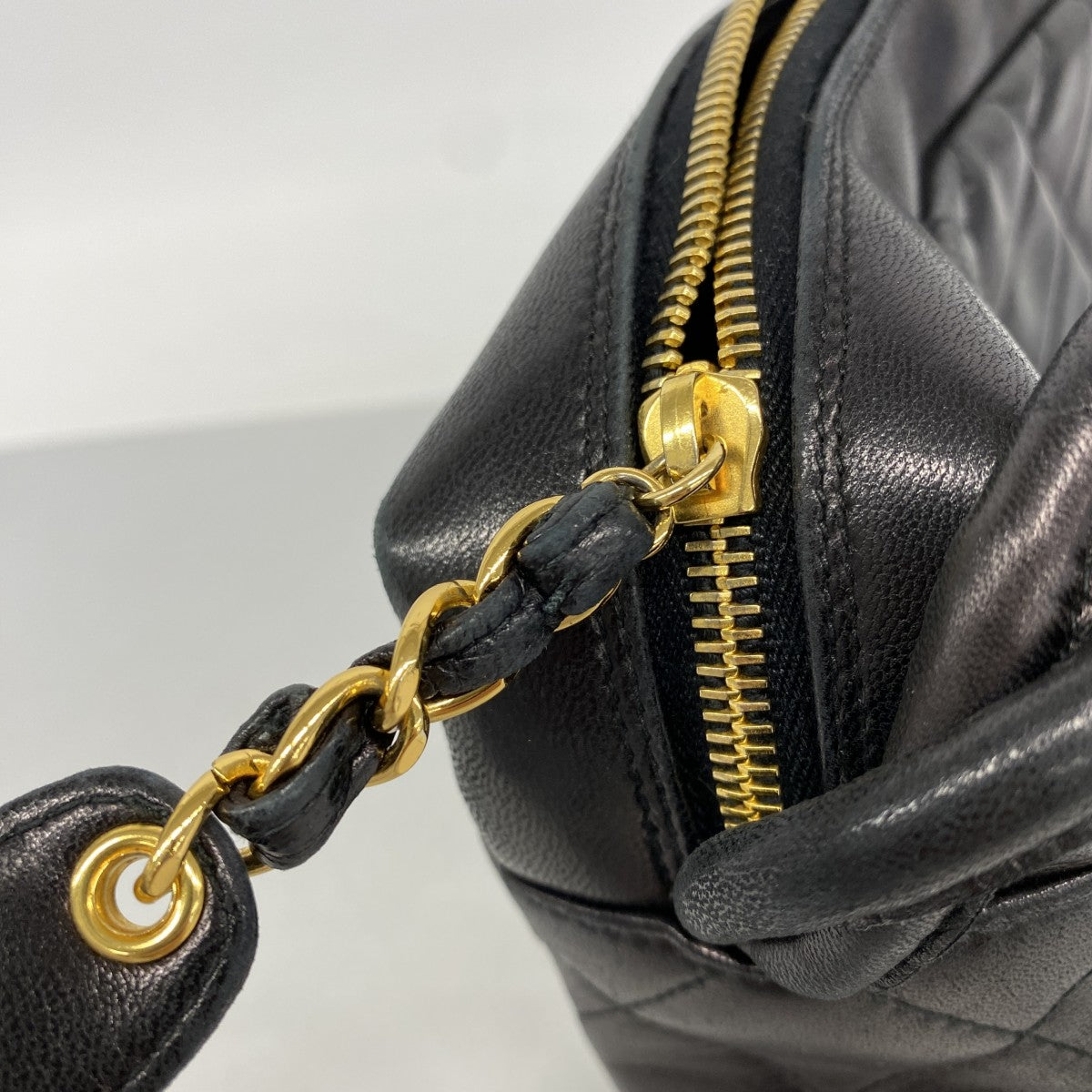 【6fd5454-k】シャネル ショルダーバッグ マトラッセ ラムスキン ブラック ゴールド金具【中古】レディース