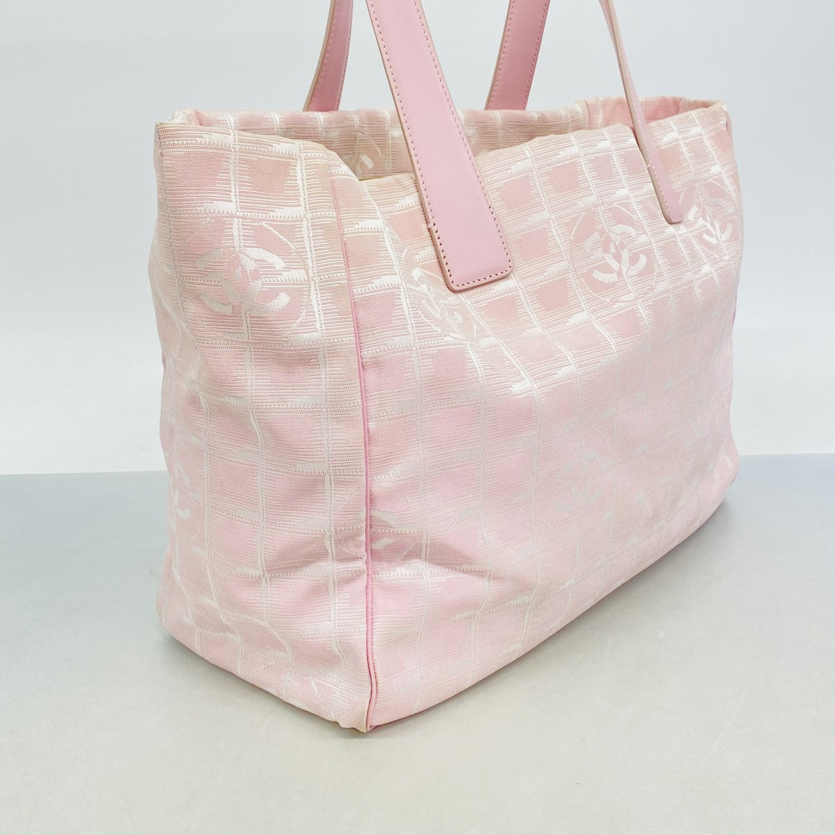 【6fd5455-k】シャネル トートバッグ ニュートラベル ナイロン ピンク シルバー ゴールド金具【中古】レディース