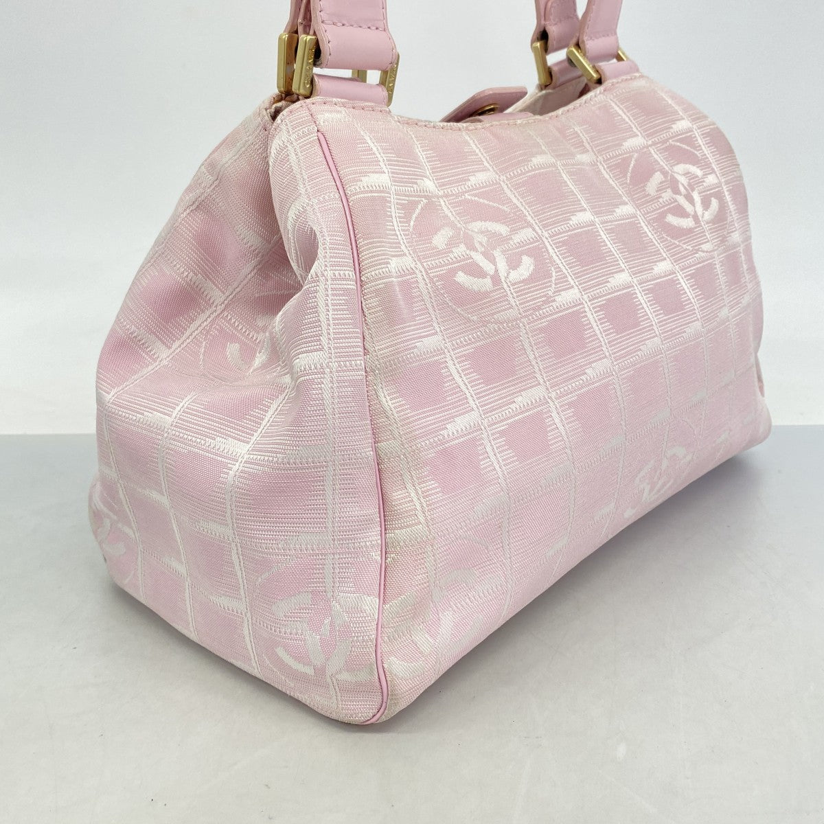 【6fd5456-k】シャネル ハンドバッグ ニュートラベル ナイロン ピンク シルバー ゴールド金具【中古】レディース