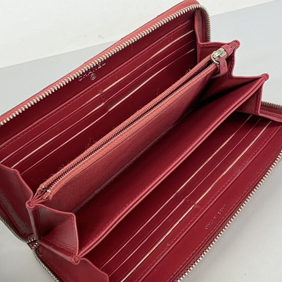 【6fd5457-k】シャネル 長財布 マトラッセ キャビアスキン レッド シルバー金具【中古】レディース
