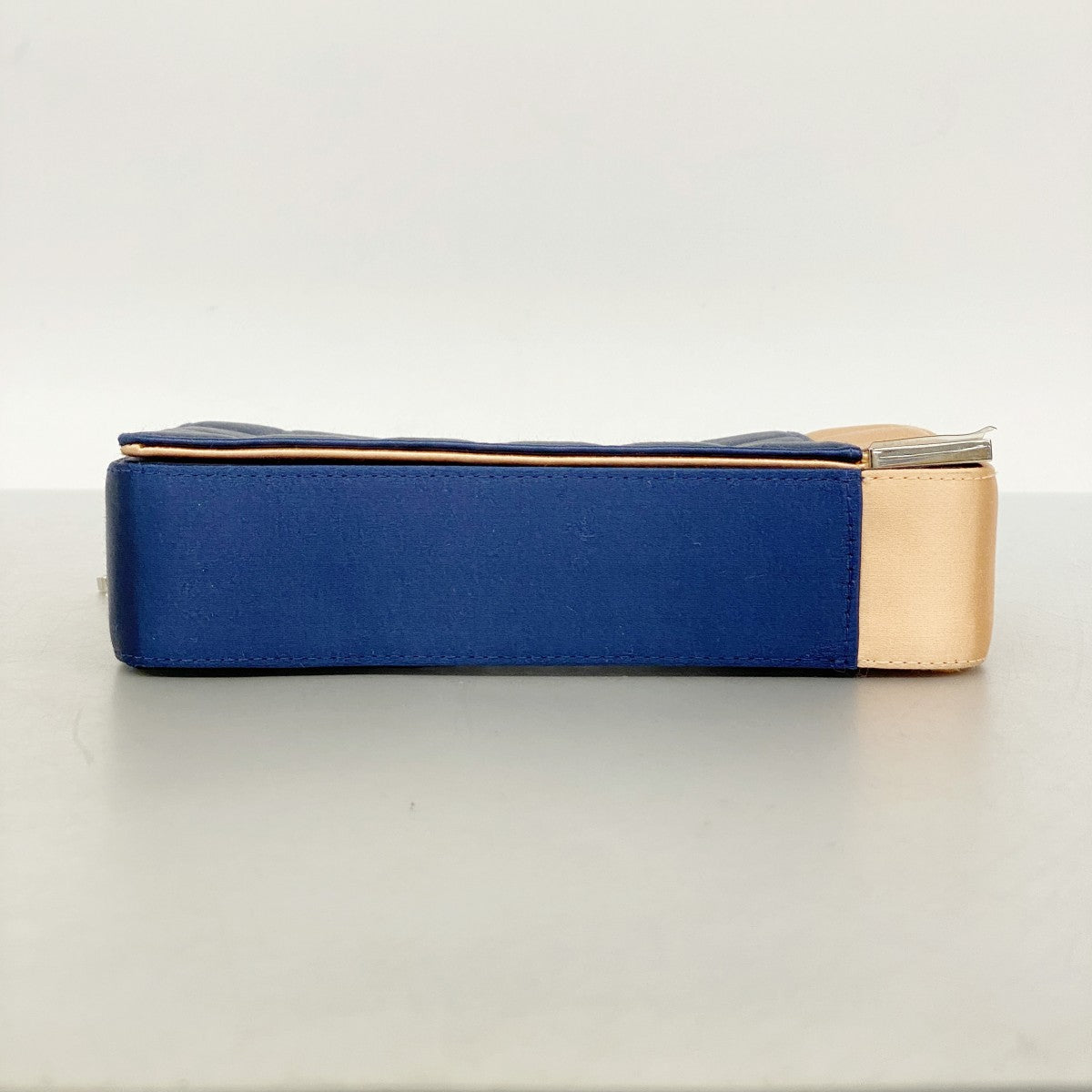 【6fd5490-k】シャネル ショルダーバッグ チョコバー チェーンショルダー サテン ネイビー オレンジ シルバー金具【中古】レディース