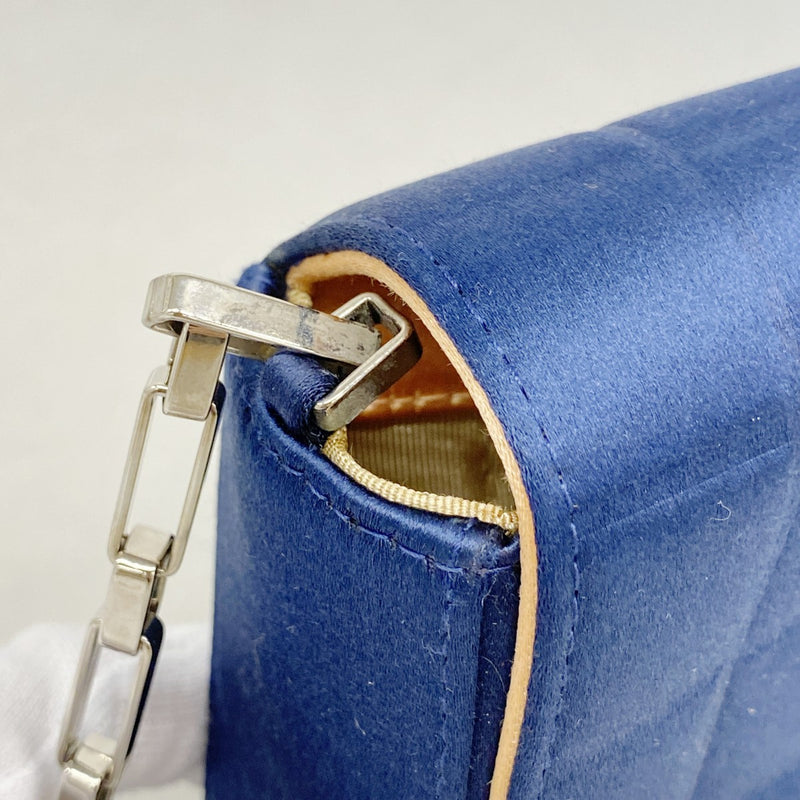【6fd5490-k】シャネル ショルダーバッグ チョコバー チェーンショルダー サテン ネイビー オレンジ シルバー金具【中古】レディース
