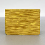 【6fd5508-k】ルイヴィトン パスケース エピ ポルト2カルトヴェルティカル M63209 ジョーヌ【中古】レディース