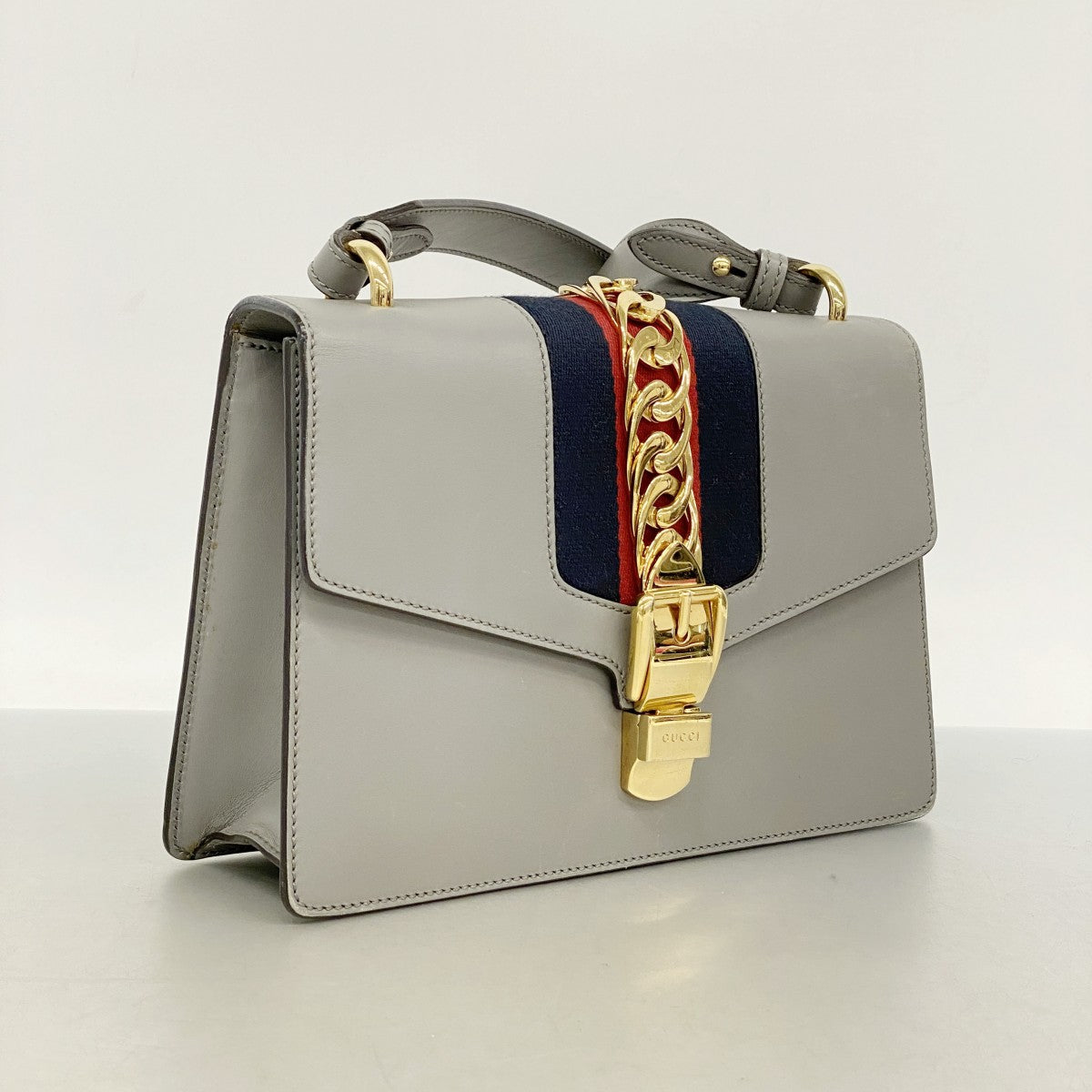 【6fd5554-k】グッチ ショルダーバッグ シルヴィ 421882 レザー グレー ゴールド金具【中古】レディース