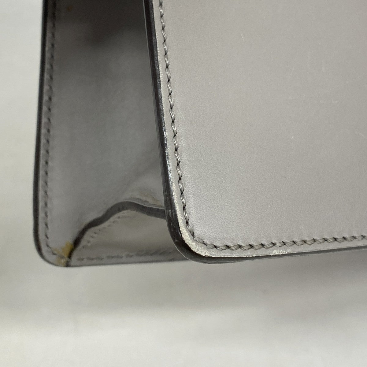 【6fd5554-k】グッチ ショルダーバッグ シルヴィ 421882 レザー グレー ゴールド金具【中古】レディース