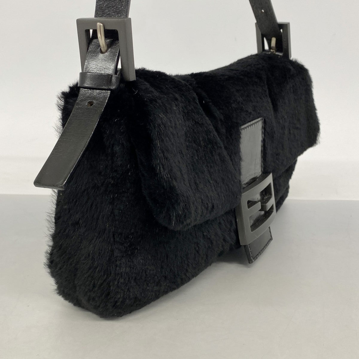【6fd5567】フェンディ ハンドバッグ マンマバケット ファー ブラック シルバー金具【中古】レディース