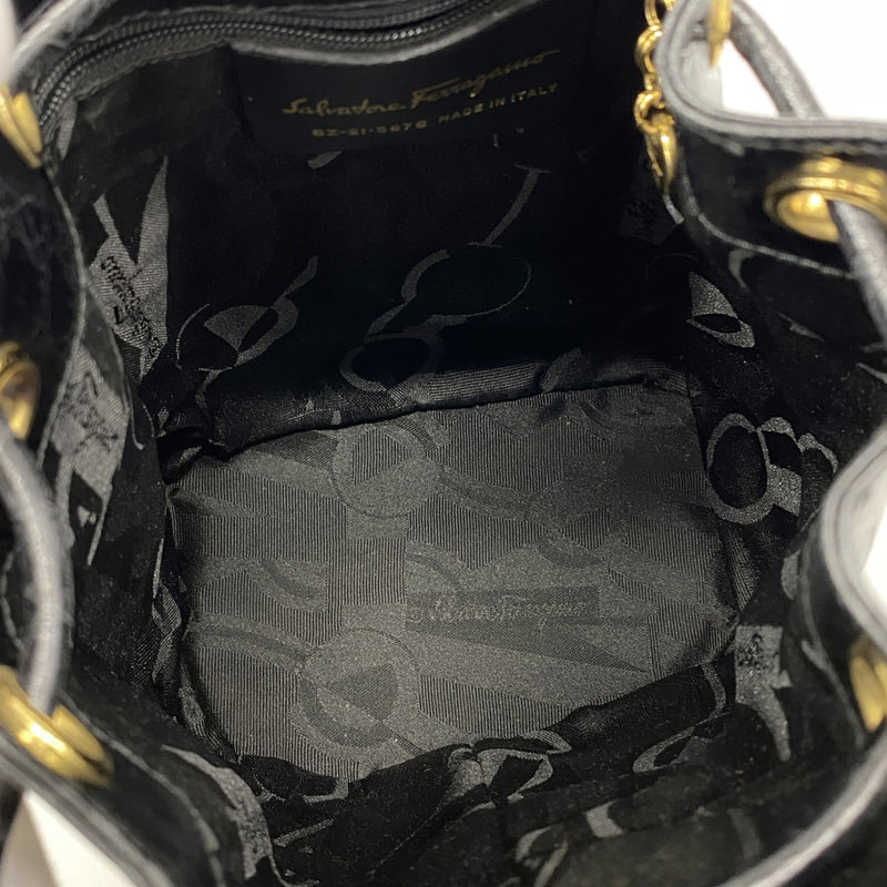 【6fd5570】サルヴァトーレフェラガモ リュック・デイパック ヴァラ レザー ブラック ゴールド金具【中古】レディース