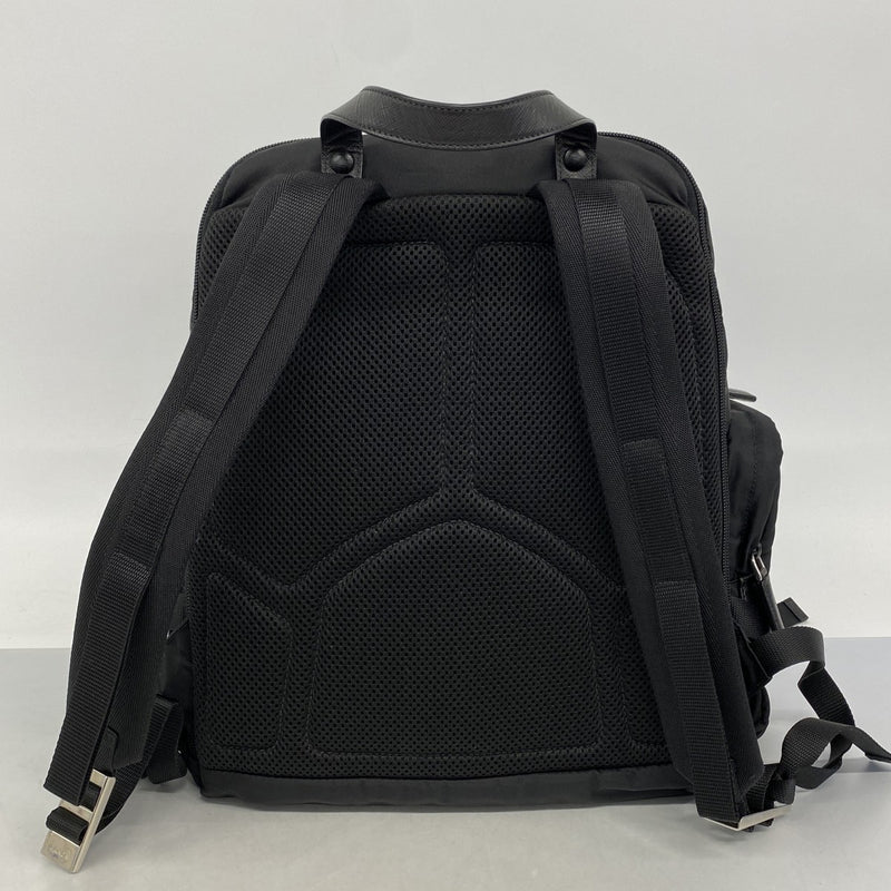 【6fd5590-k】プラダ リュック・デイパック テスート ナイロン ブラック シルバー金具【中古】メンズ