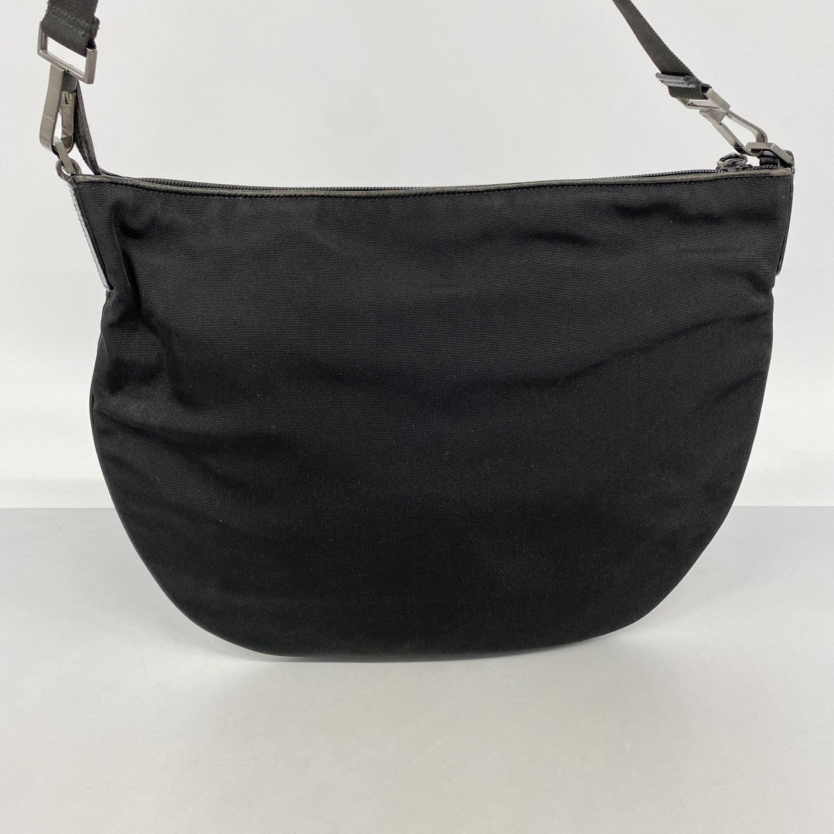 【6fd5592-k】グッチ ショルダーバッグ 001 3311 キャンバス ブラック シルバー金具【中古】レディース