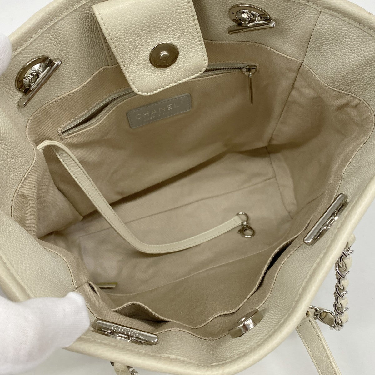【6fd5598-k】シャネル チェーントート ドーヴィル レザー アイボリー シルバー金具【中古】レディース