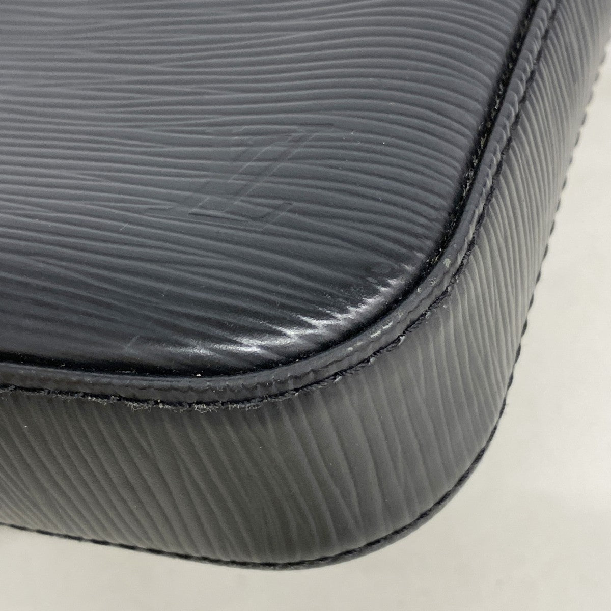 【6fd5640】ルイヴィトン ポーチ エピ ポシェットアクセソワール M40632 ノワール【中古】レディース