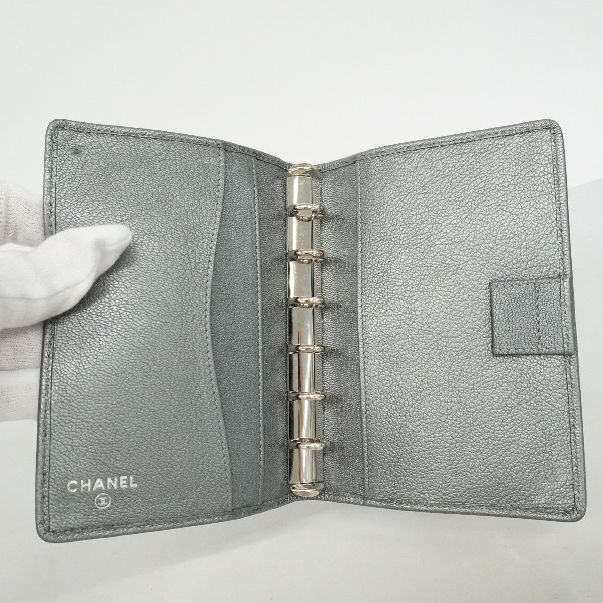 【6fd5748】シャネル 手帳カバー レザー グレー シルバー金具【中古】レディース
