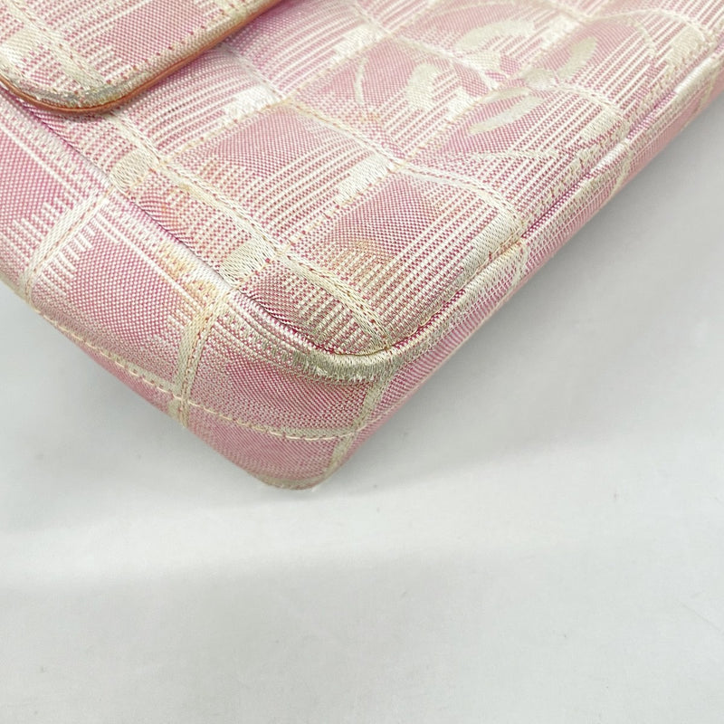 【6fd5759】シャネル ショルダーバッグ ニュートラベル Wチェーン ナイロン ピンク シルバー金具【中古】レディース
