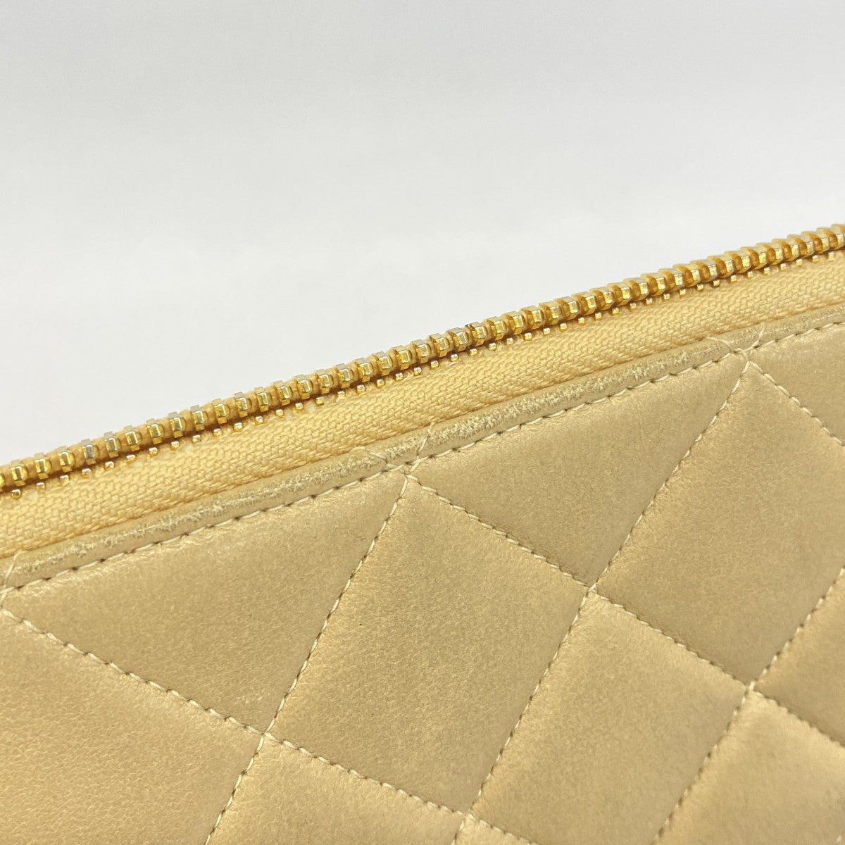 【6fd5761】シャネル ショルダーバッグ マトラッセ チェーンショルダー ラムスキン ベージュ ゴールド金具【中古】レディース