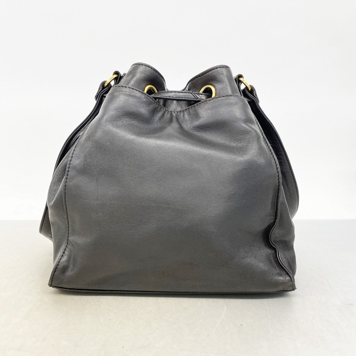 【6fd5782】シャネル ショルダーバッグ ラムスキン ブラック ゴールド金具【中古】レディース