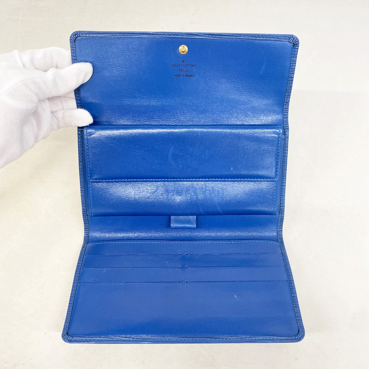 【6fd5824】ルイヴィトン 三つ折り長財布 エピ ポルトフォイユインターナショナル M63385 トレドブルー【中古】レディース