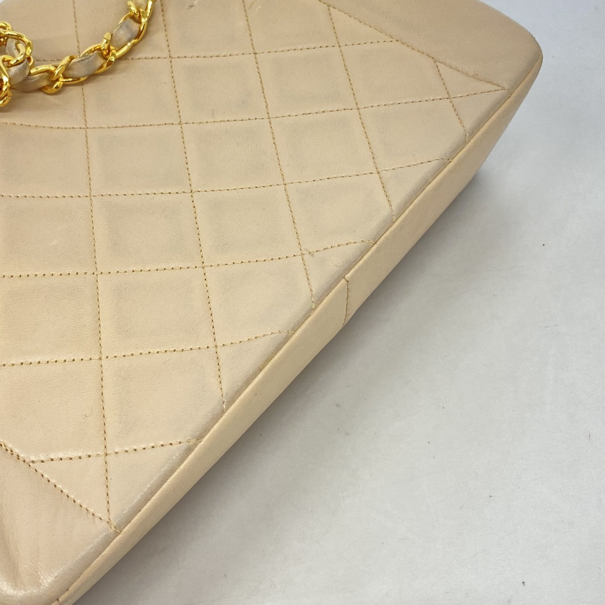 【6fd5846】シャネル ショルダーバッグ マトラッセ チェーンショルダー ラムスキン ベージュ ゴールド金具【中古】レディース
