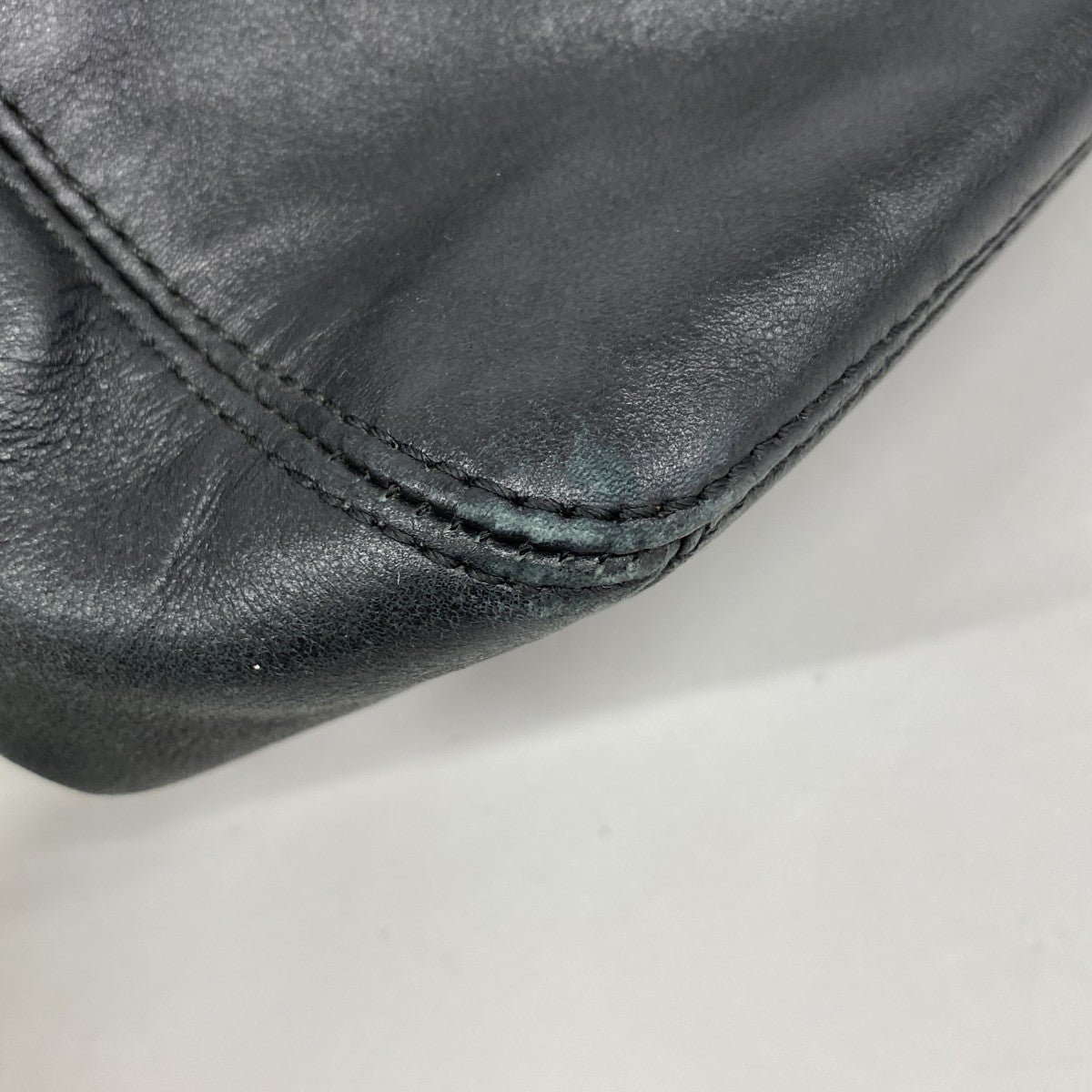 【6fd5847】シャネル ハンドバッグ ラムスキン ブラック ゴールド金具【中古】レディース