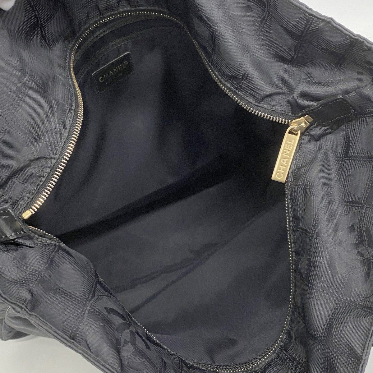 【6fd5848】シャネル トートバッグ ニュートラベル ナイロン ブラック ゴールド金具【中古】レディース