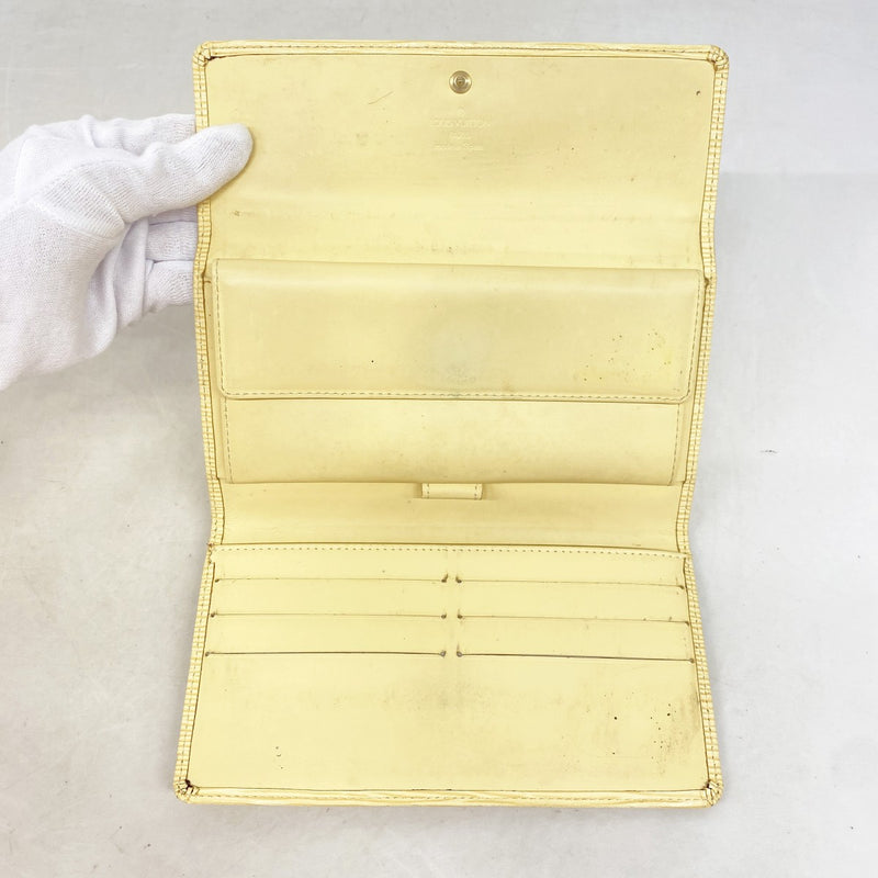 【6fd5884】ルイヴィトン 三つ折り長財布 エピ ポルトフォイユインターナショナル M6338A ヴァニラ【中古】レディース