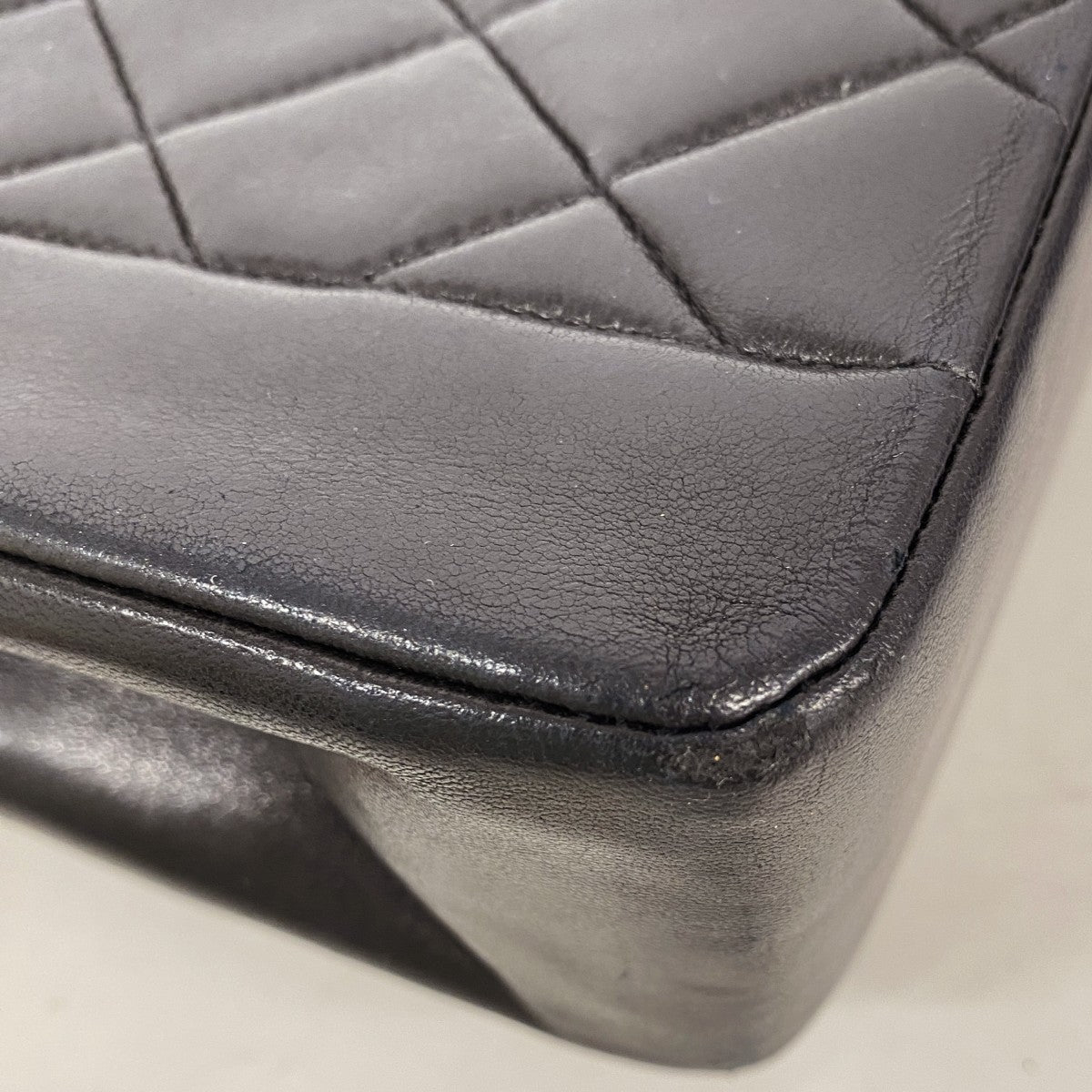 【6fd5927】シャネル ショルダーバッグ ダイアナ チェーンショルダー ラムスキン ブラック ゴールド金具【中古】レディース