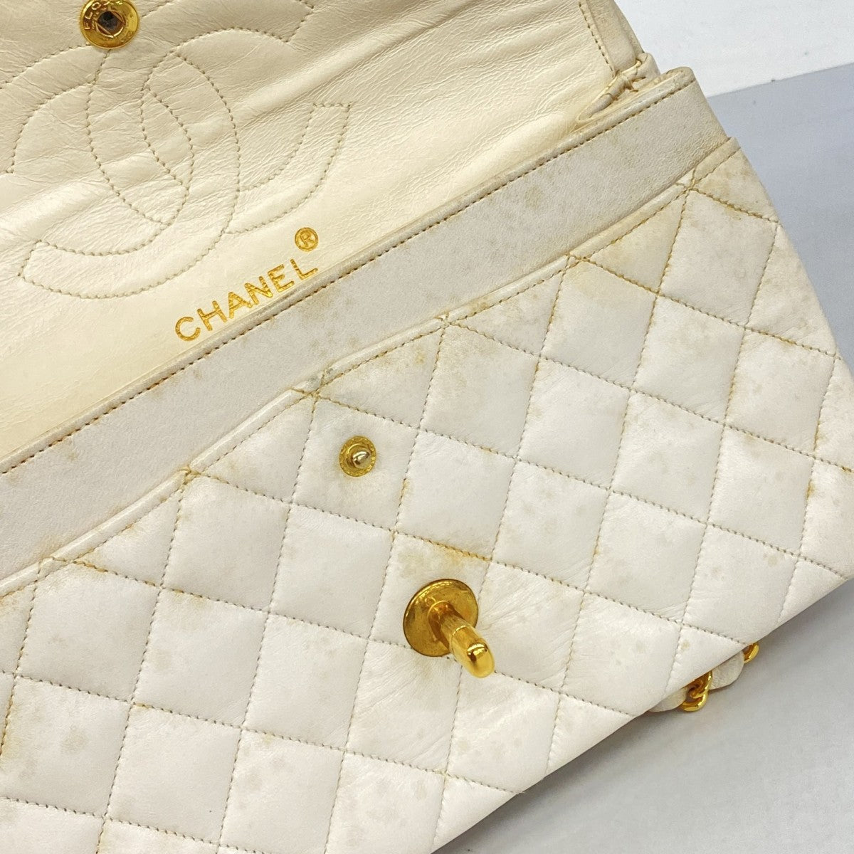 【6fd6099】シャネル ショルダーバッグ マトラッセ Wフラップ Wチェーン ラムスキン ホワイト ゴールド金具【中古】レディース