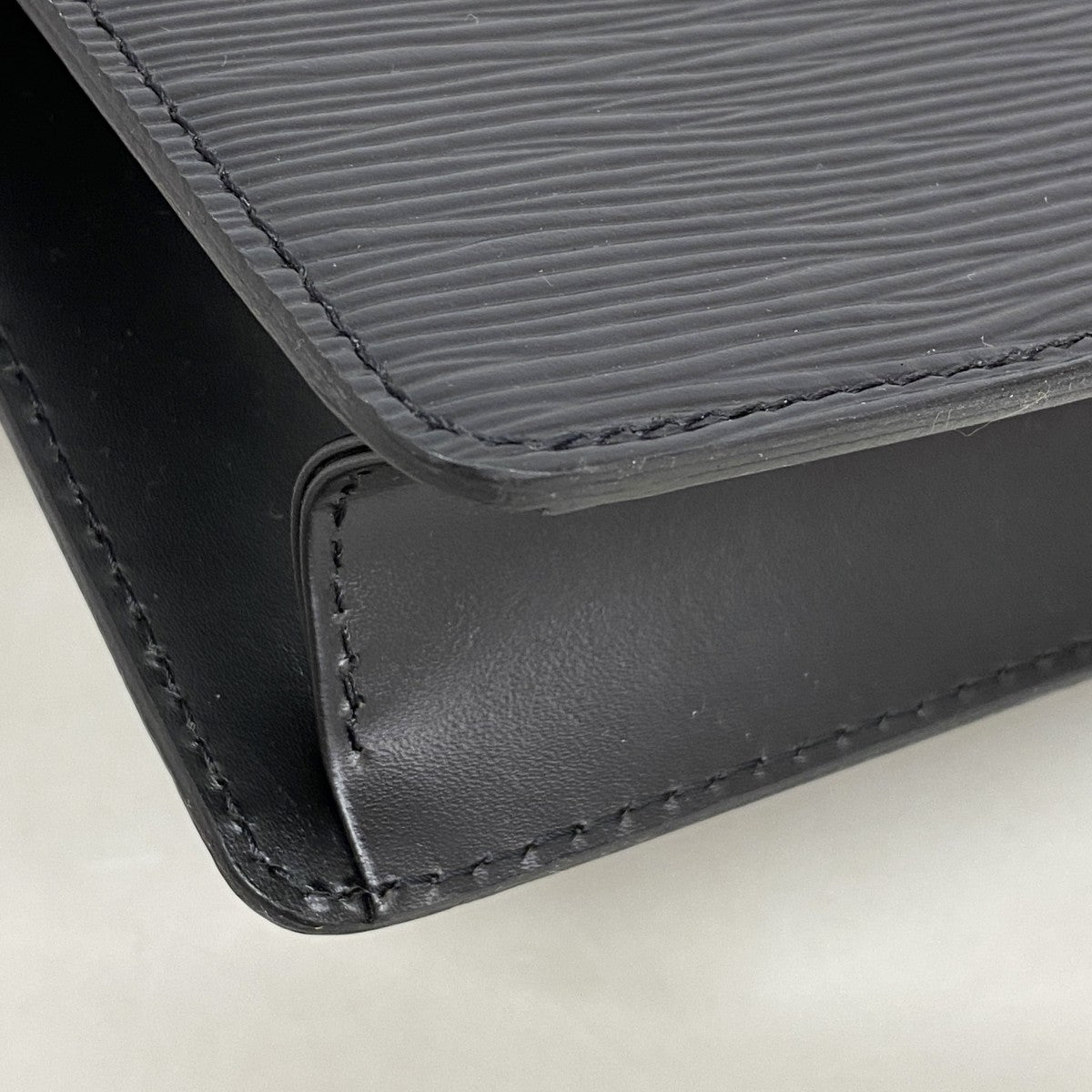 【6fd6116】ルイヴィトン クラッチバッグ エピ ポシェットオム M52522 ノワール【中古】メンズ