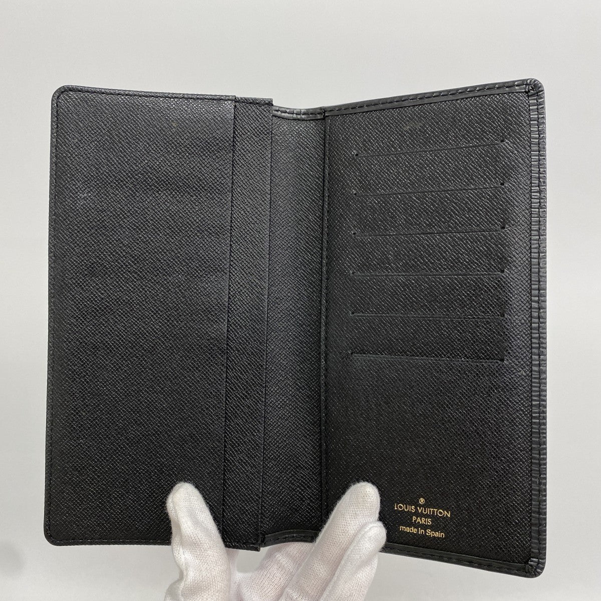 【6fd6139】ルイヴィトン 長札入れ エピ ポルトカルトクレディ M63212 ノワール【中古】メンズ