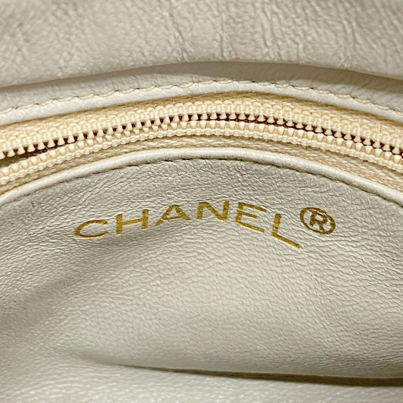 【6fd6210】シャネル ショルダーバッグ マトラッセ フリンジショルダー ラムスキン ホワイト ゴールド金具【中古】レディース