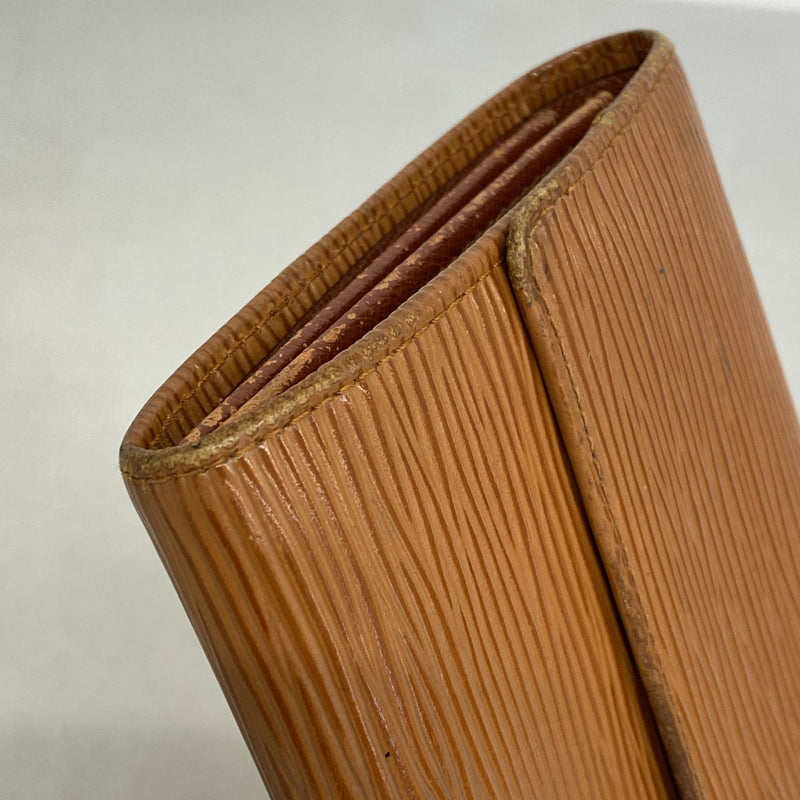 【6fd6268】ルイヴィトン 長財布 エピ ポシェットポルトモネカルトクレディ M63573 ケニアブラウン【中古】レディース