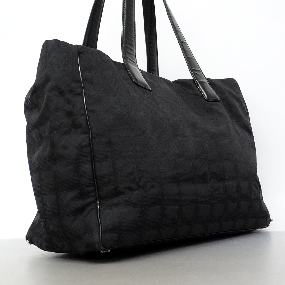 【6fd6273-k】シャネル トートバッグ ニュートラベル ナイロン ブラック ゴールド金具【中古】レディース