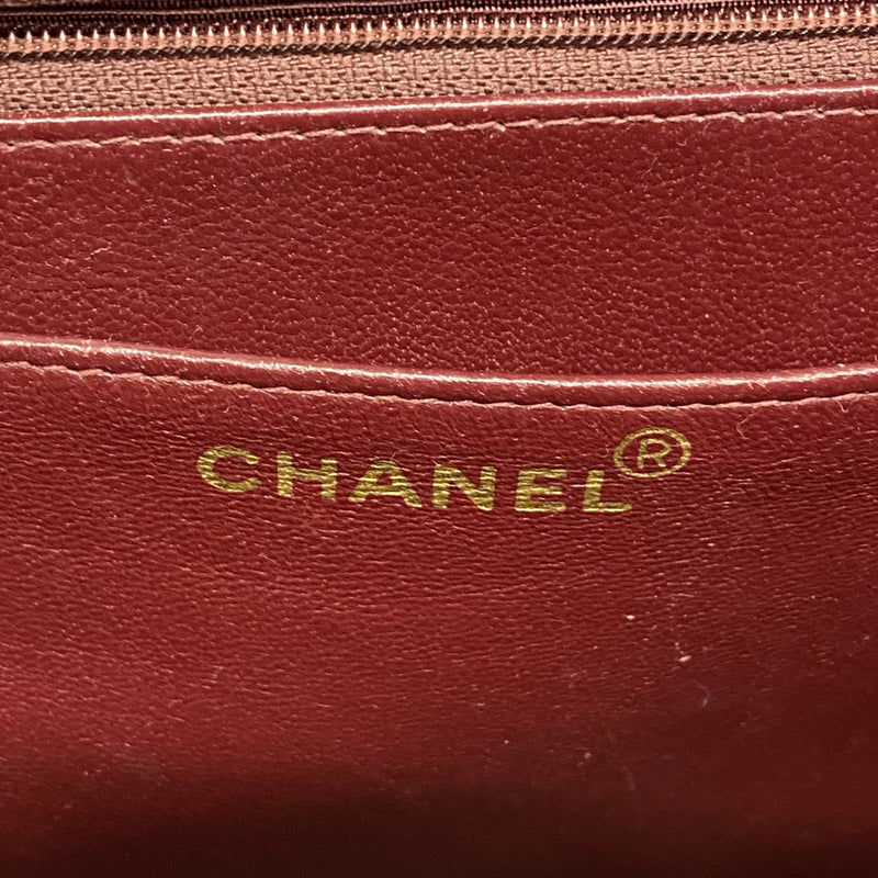 【6fd6281】シャネル ショルダーバッグ デカマトラッセ Wチェーン ラムスキン ブラック ゴールド金具【中古】レディース