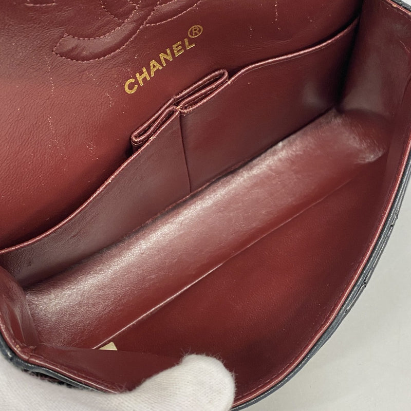 【6fe6304】シャネル ショルダーバッグ マトラッセ Wフラップ Wチェーン ラムスキン ブラック ゴールド金具【中古】レディース