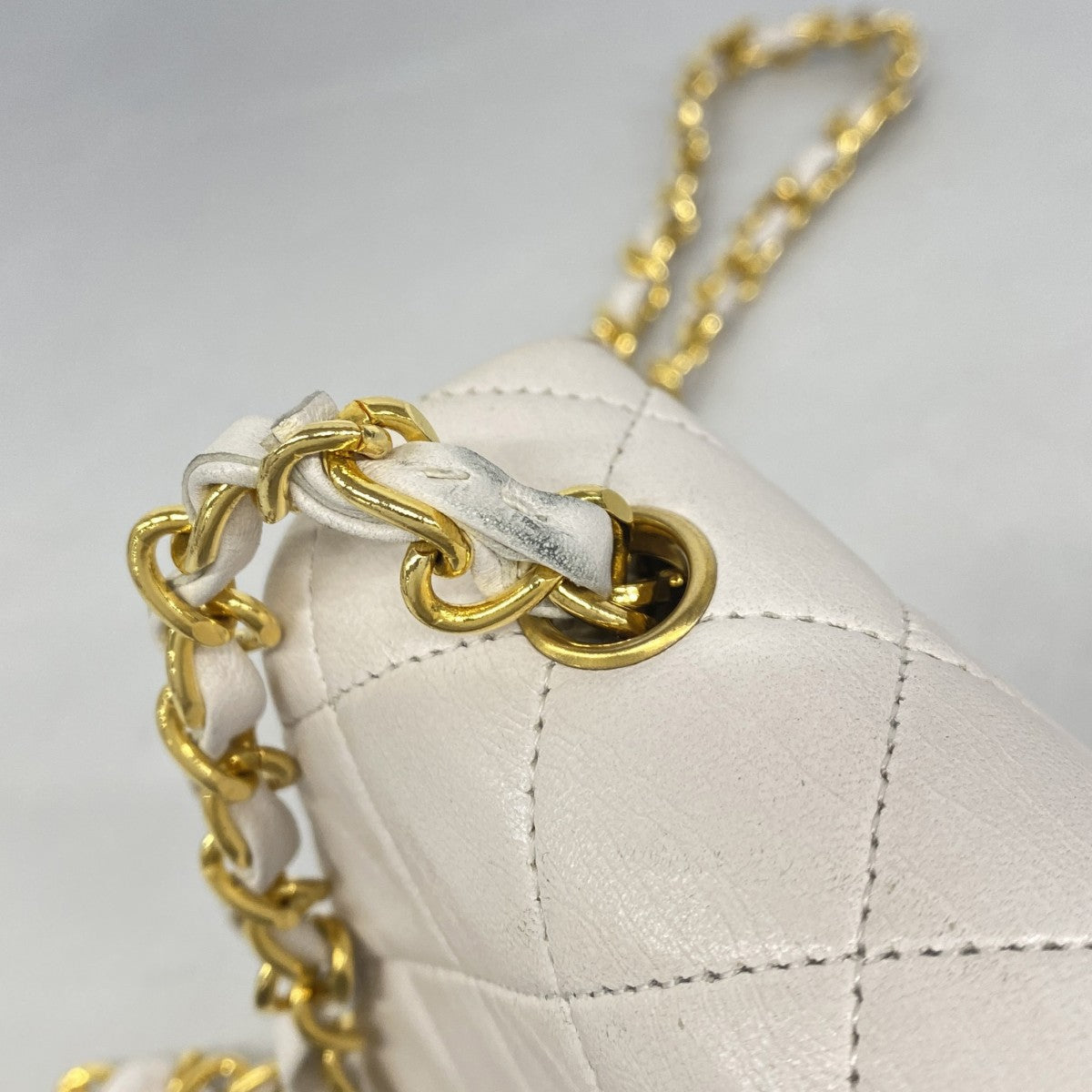 【6fe6305】シャネル ショルダーバッグ マトラッセ チェーンショルダー ラムスキン ホワイト ゴールド金具【中古】レディース