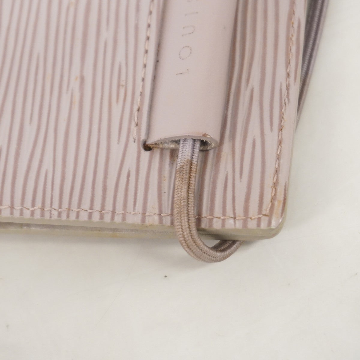 【6fe6392】ルイヴィトン カードケース エピ ポルトカルトトランスポート M6367B リラ【中古】レディース