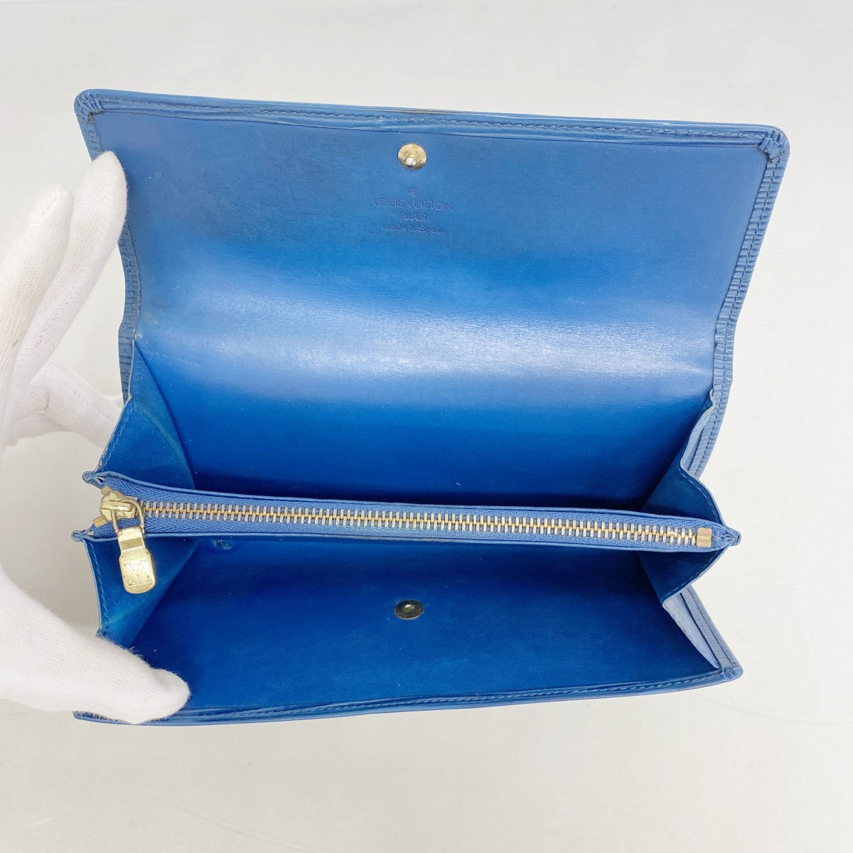 【6fe6641】ルイヴィトン 長財布 エピ ポシェットポルトモネクレディ M63575 トレドブルー【中古】レディース