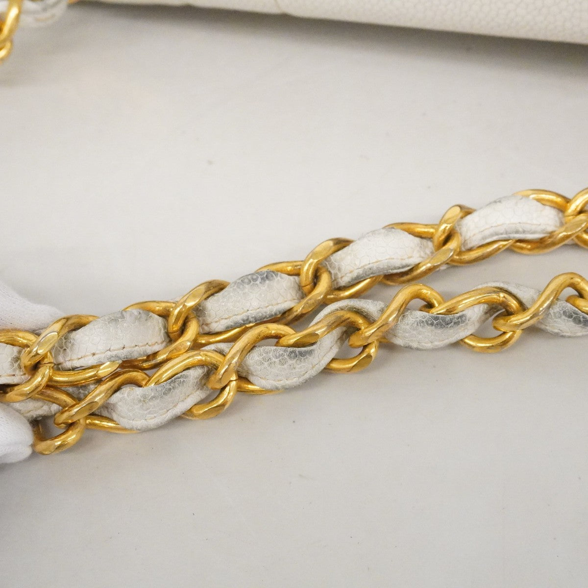 【6fe6692】シャネル ショルダーバッグ マドモアゼル Wチェーン キャビアスキン ホワイト ゴールド金具【中古】レディース