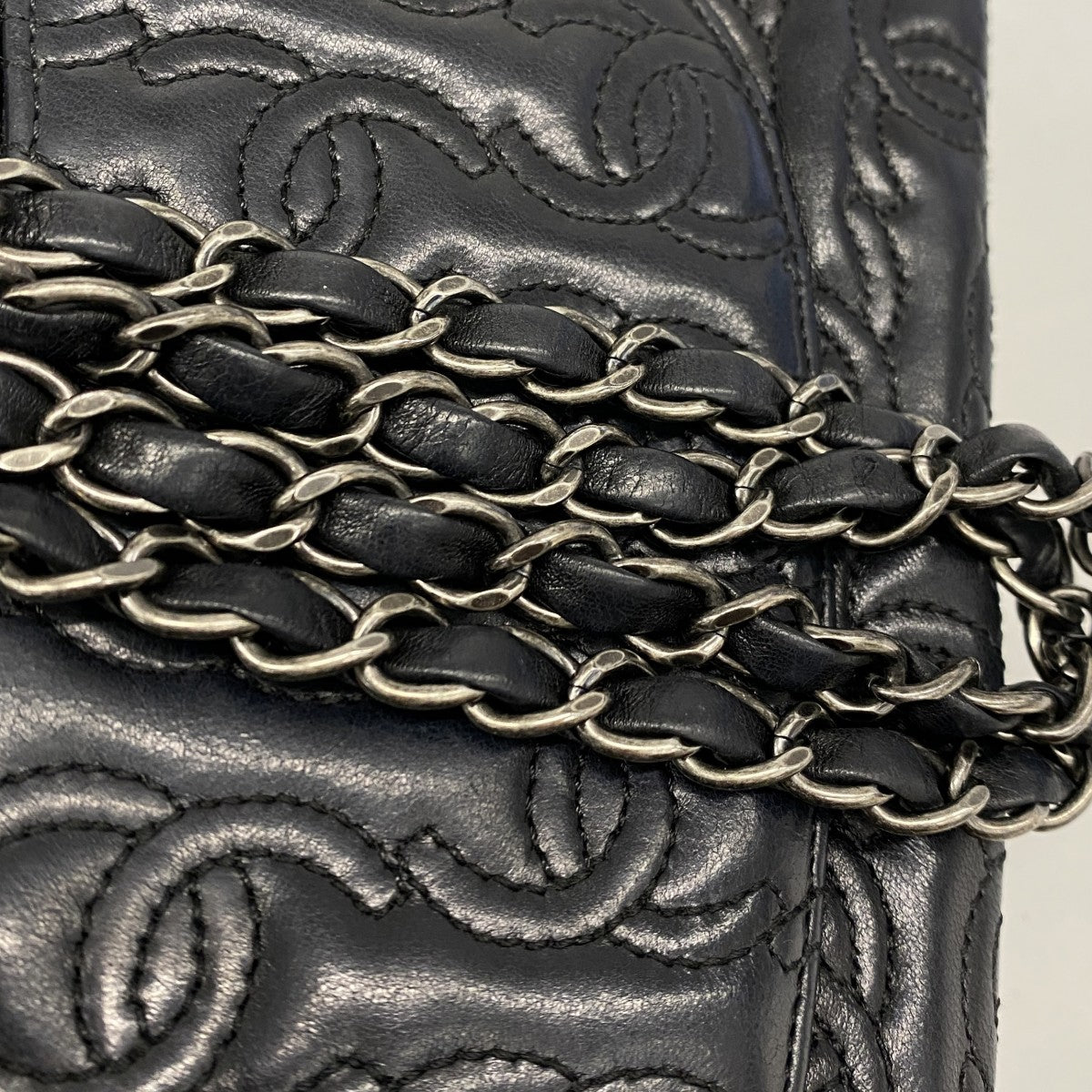 【6fe6807-k】シャネル ショルダーバッグ Wチェーン ラムスキン ブラック シルバー金具【中古】レディース