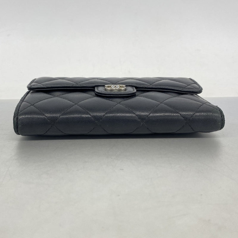 【6fe6810-k】シャネル 三つ折り財布 マトラッセ ラムスキン ブラック シルバー金具【中古】レディース