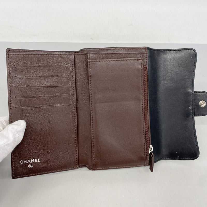 【6fe6810-k】シャネル 三つ折り財布 マトラッセ ラムスキン ブラック シルバー金具【中古】レディース