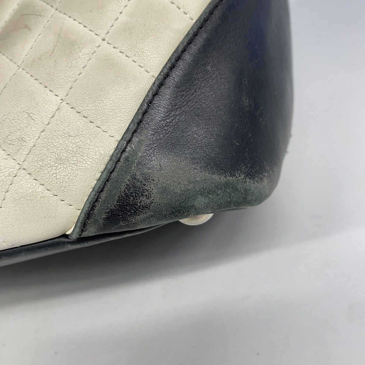 【6fe6824】シャネル トートバッグ カンボン ラムスキン ホワイト ブラック シルバー金具【中古】レディース