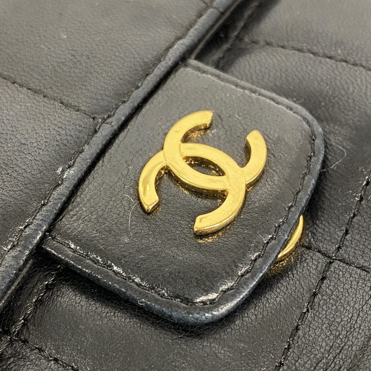 【6fe6960-k】シャネル ショルダーバッグ チョコバー チェーンショルダー ラムスキン ブラック ゴールド金具【中古】レディース