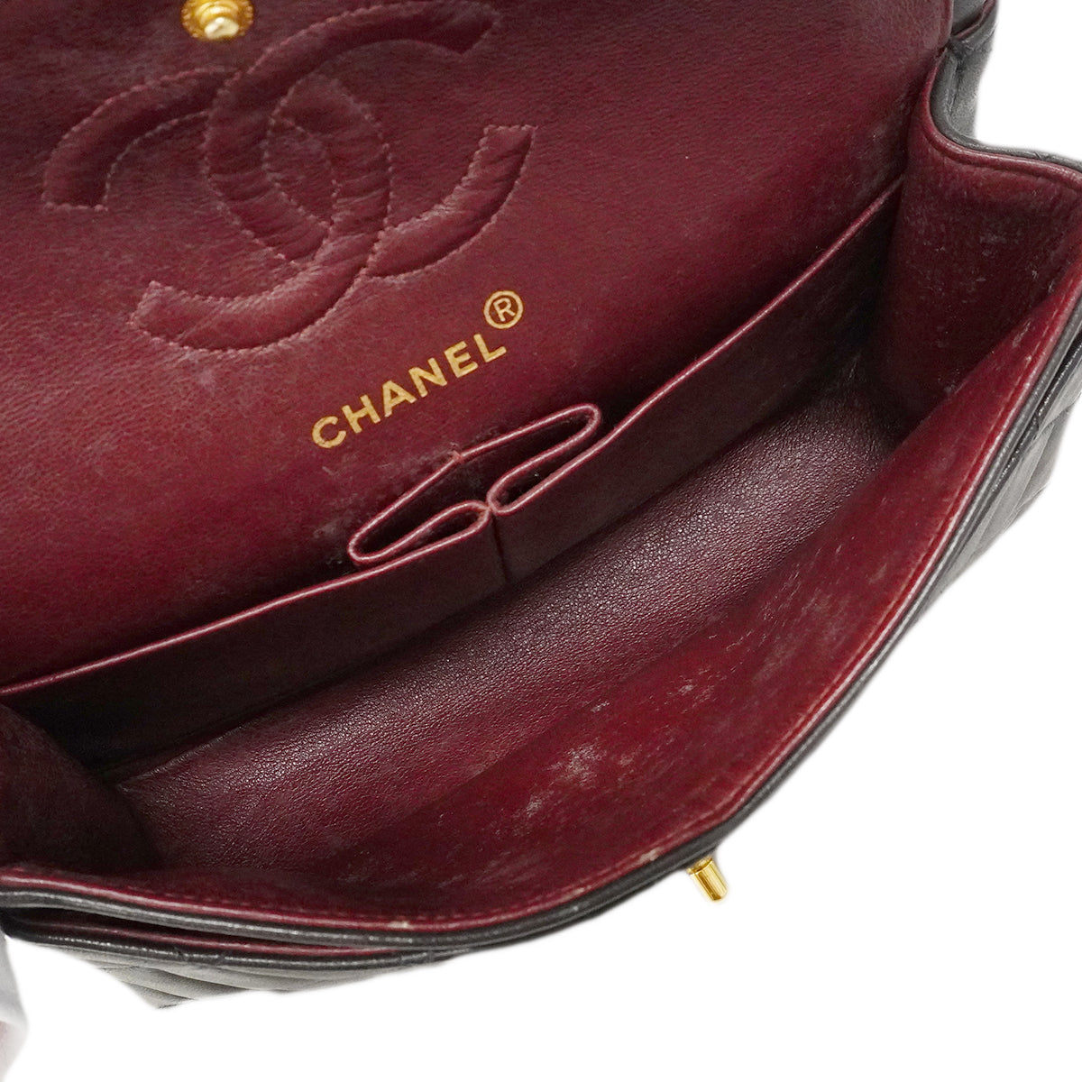 【6ga0006】シャネル ショルダーバッグ マトラッセ Wフラップ Wチェーン ラムスキン ブラック ゴールド金具【中古】レディース